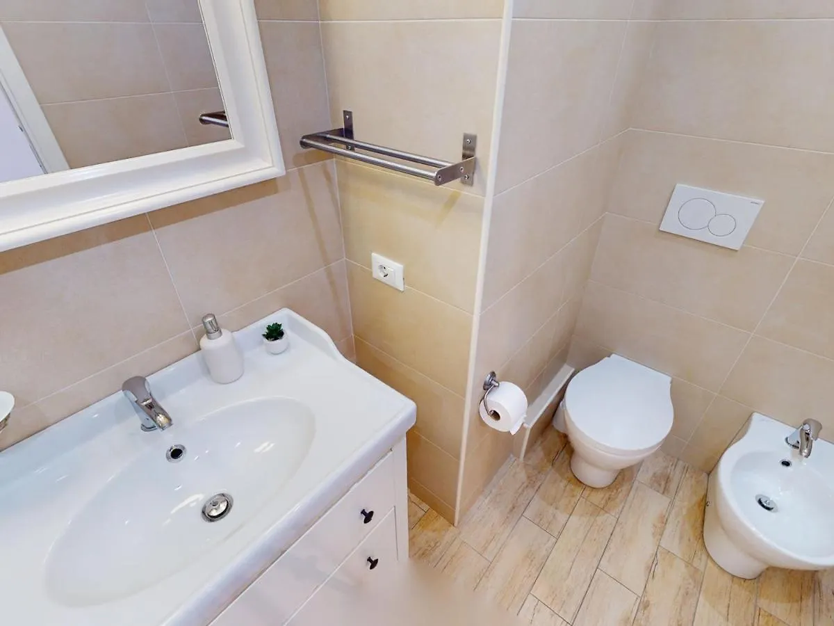 Bel Appartement Avec Terrasse, Piscine, Parking Et Wifi - Fr-1-196-321 Menton Apartment