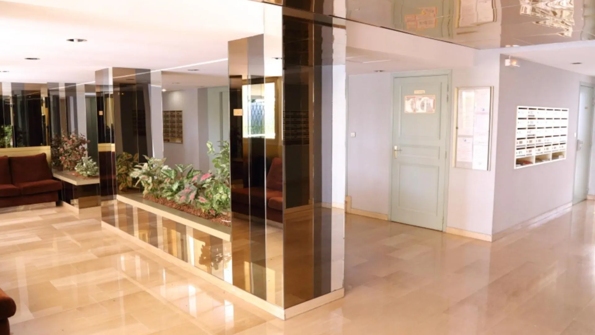 Bel Appartement Avec Terrasse, Piscine, Parking Et Wifi - Fr-1-196-321 Menton 0*,  France